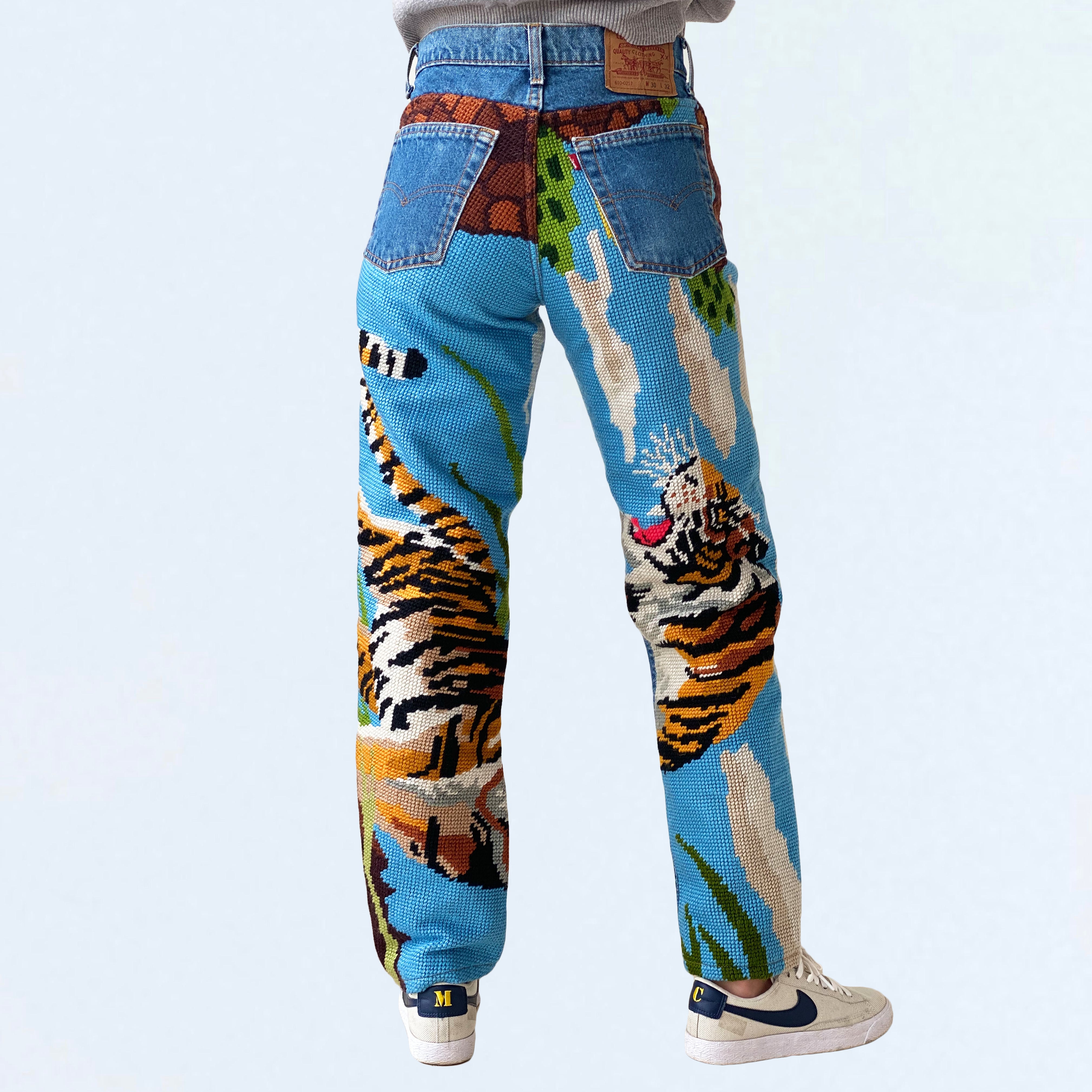 Siam Circle Embroidery Jeans